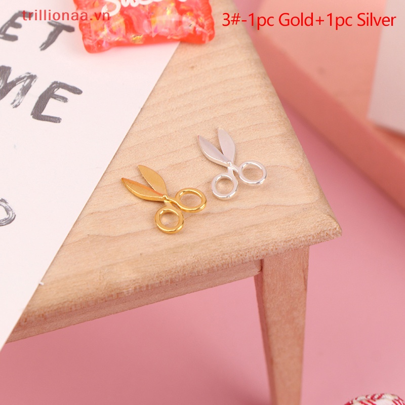 Set 2 Kéo Kim Loại Mini Tỉ Lệ 1: 12 Dùng Để Trang Trí Nhà Búp Bê