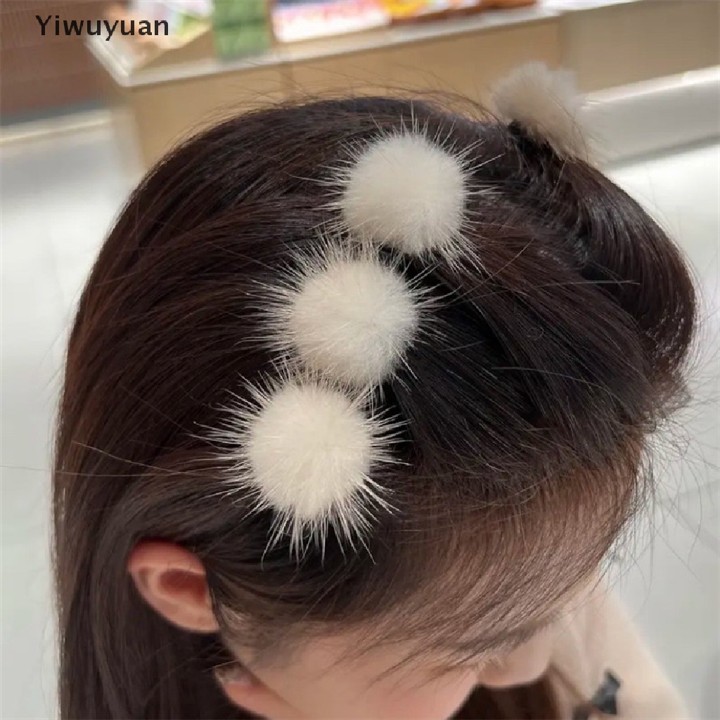 < Yiwuyuan > Kẹp Tóc Mái Phối Bóng Lông Thời Trang Thu Đông Cho Nữ