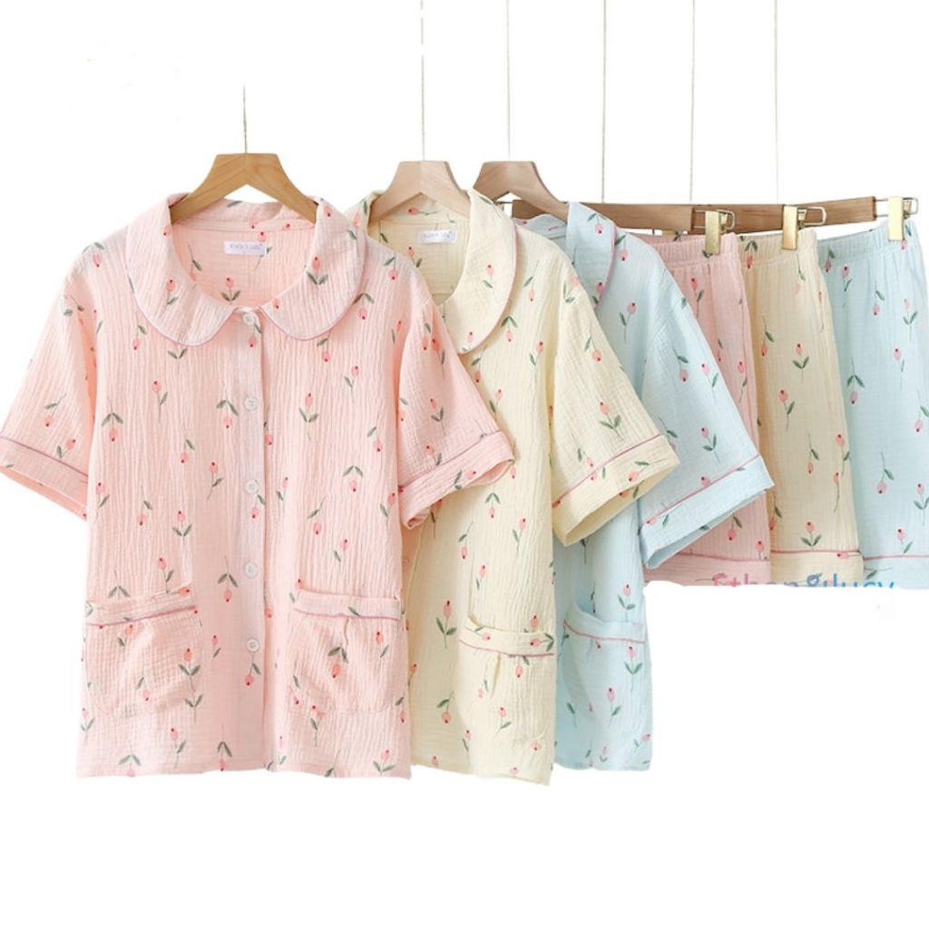 Bộ Đồ Ngủ 2 Món Áo Tay Ngắn Phối Quần Short Vải Cotton Mỏng Dáng Rộng Cổ Búp Bê In Hoa Tulip Dễ Thương Cho Nữ