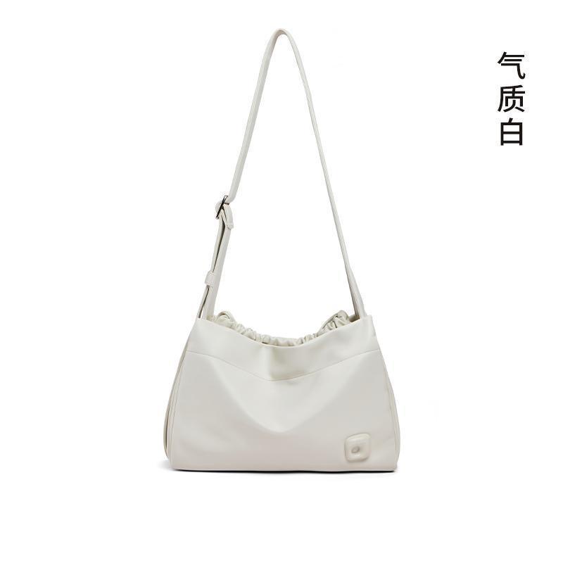 Túi Đeo Chéo Vai Đa Năng Và Sành Điệu Với Các Cần Thiết Yếu Tố Cần Thiết Của Bạn Hàng Ngày