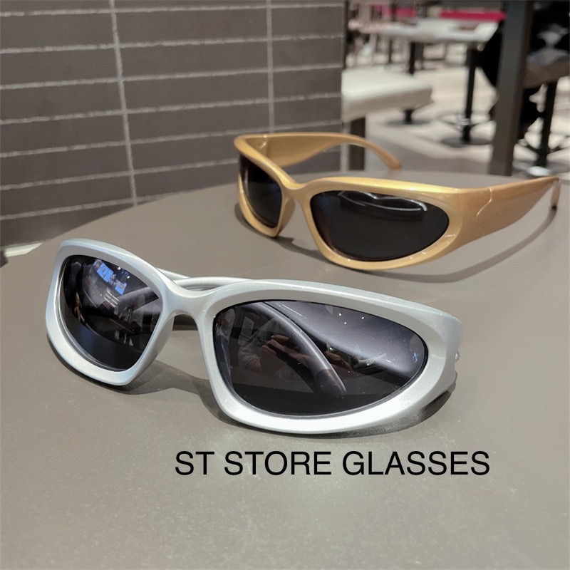 Kính Hiệu Cá Tính Balen Hot Hit Trendy