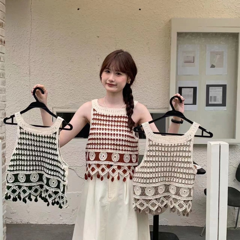 Áo Dệt Kim Sát Nách Dáng Rộng Khoét Lỗ Phối Tua Rua Dễ Thương