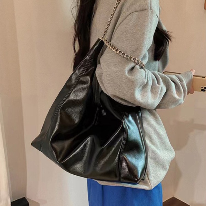 Túi Xách Da Cỡ Lớn Có Dây Xích Đeo Vai Sành Điệu Cho Nữ