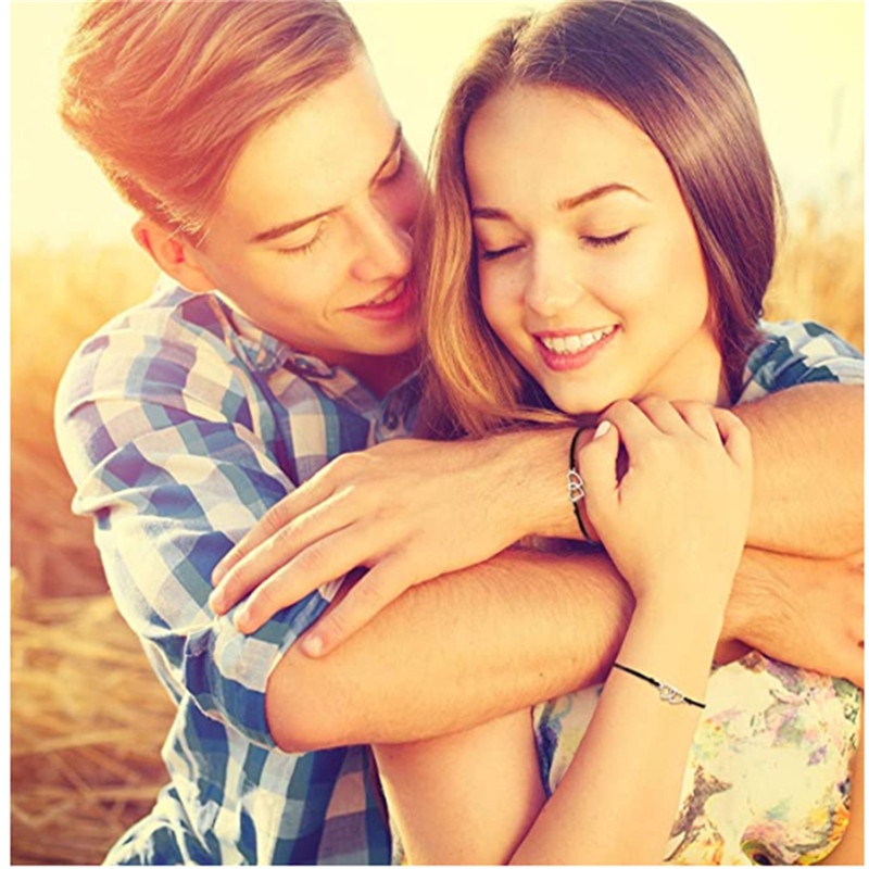 Set 1 / 2 Vòng Tay Dây Bện Mặt Hình Trái Tim Màu Đen