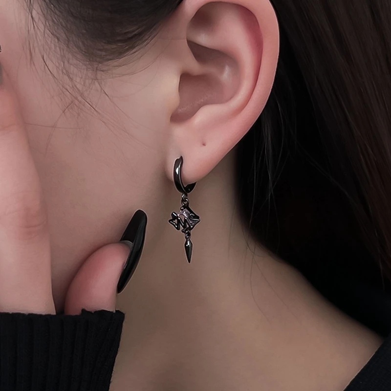 Khuyên Tai Hình Ma Màu Đen Đính Đá Phong Cách Gothic Punk Y2K Cá Tính Dành Cho Nữ