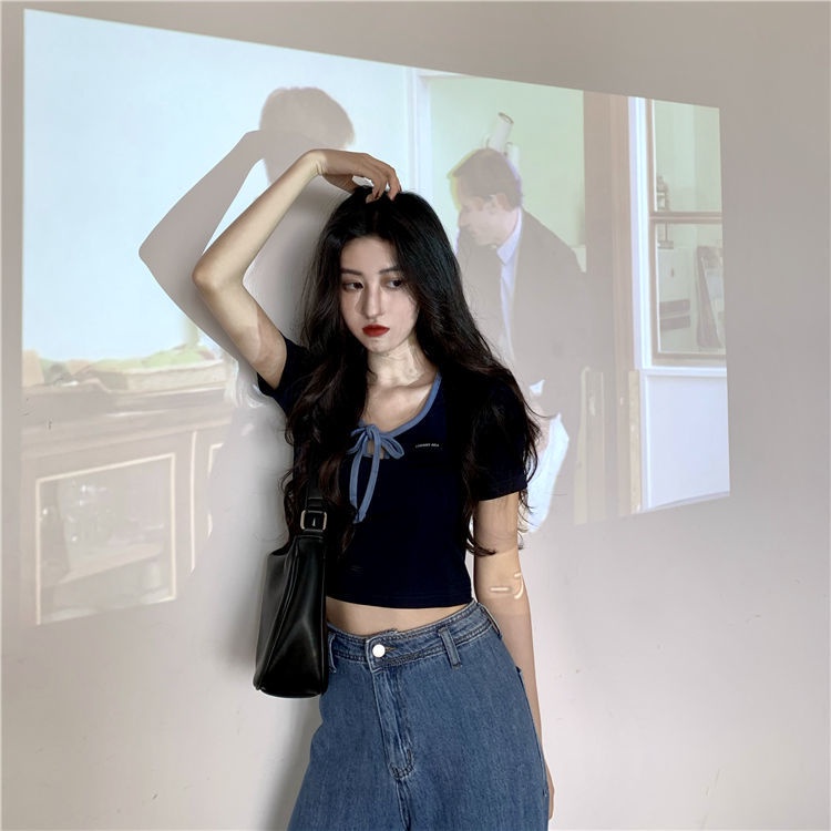 Áo Thun Lửng Cổ V Cột Dây Dáng Ôm Thiết Kế Sáng Tạo Thời Trang Mùa Hè Quyến Rũ Cho Nữ