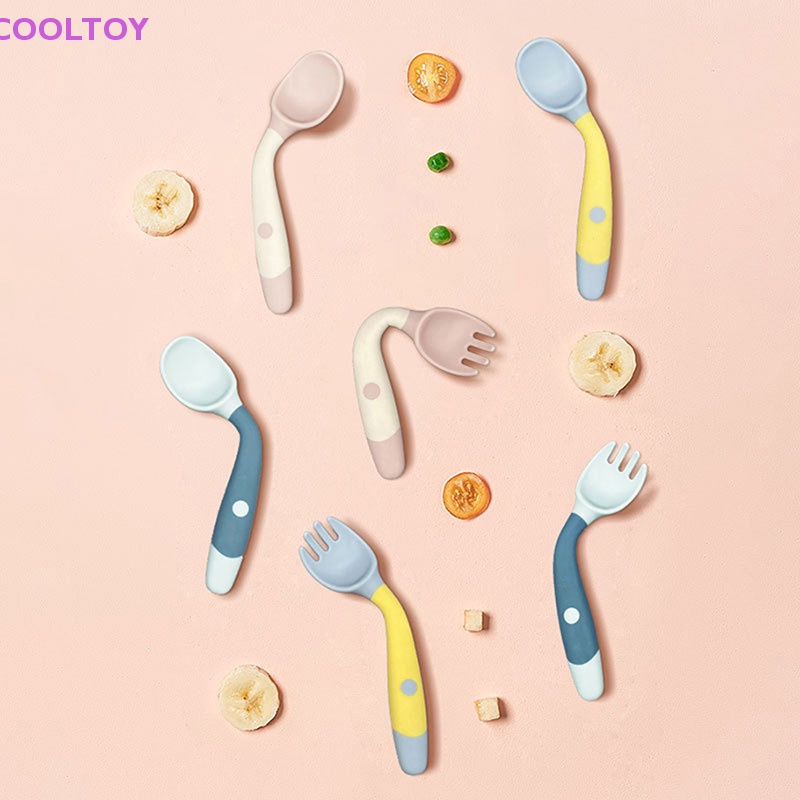 Set 2 Muỗng Nĩa Bằng Nhựa PP + TPE Mềm Tập Ăn Cho Bé
