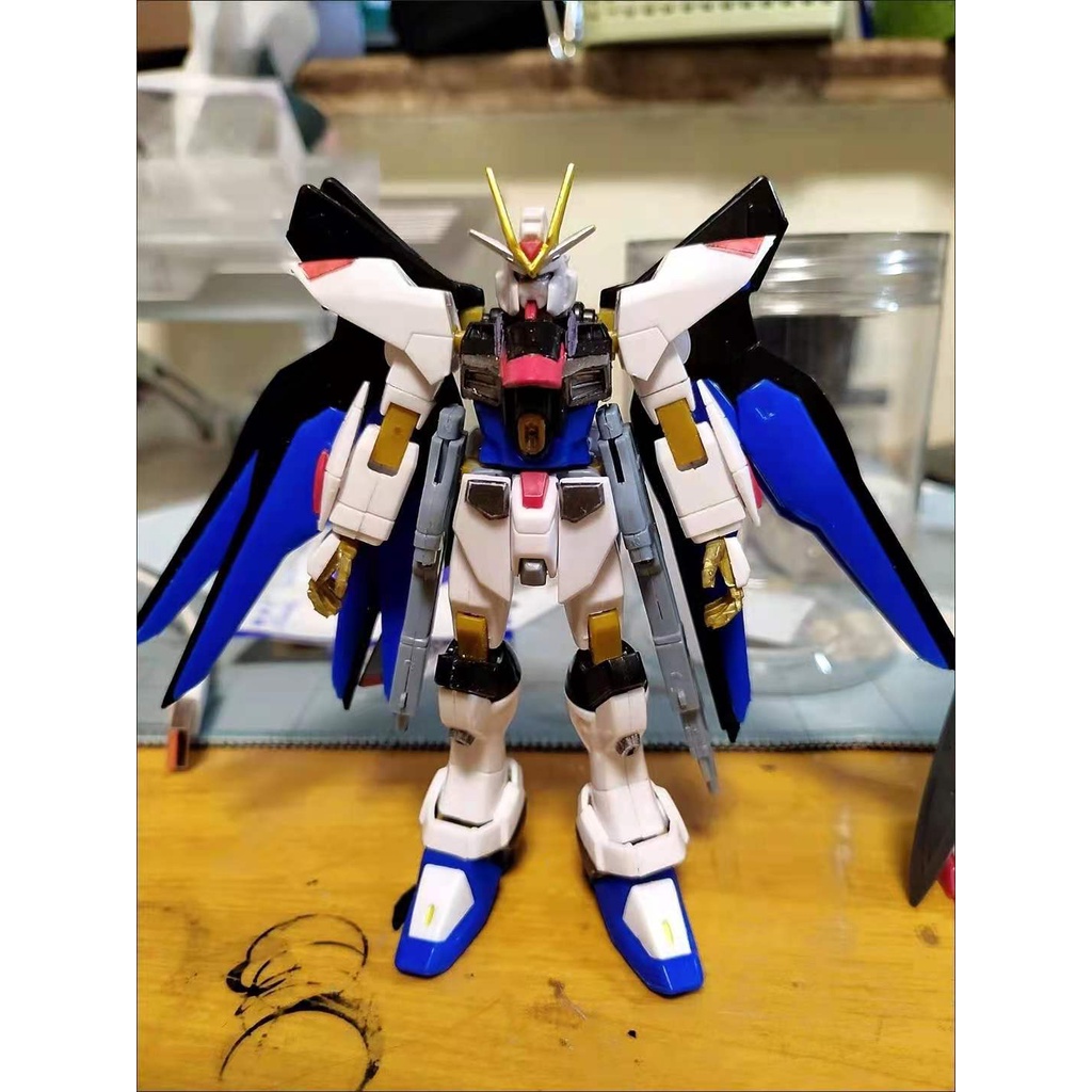 Mô Hình Lắp Ráp Gundam Tự do tấn công