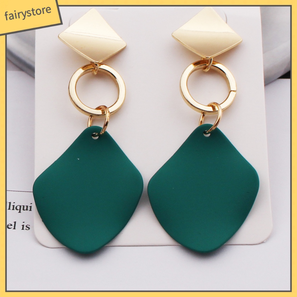 1 Đôi Bông Tai Hợp Kim Dáng Dài Họa Tiết Hình Thoi Màu Sắc Tương Phản Dành Cho Nữ