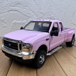 Mô hình xe ô tô ford f-350 tỉ lệ 1: 32