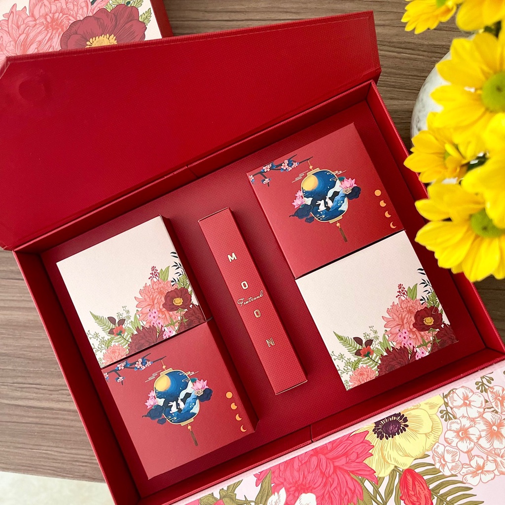 Hộp Trung Thu Cứng Cao Cấp Hoa Đỏ Nắp Chéo 2023