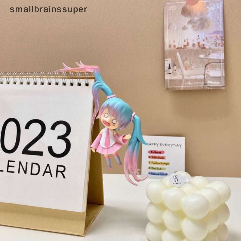 Đồ trang trí Ca Sĩ Ảo Hai Chiều Bằng PVC 11cm Để Bàn Trang Trí