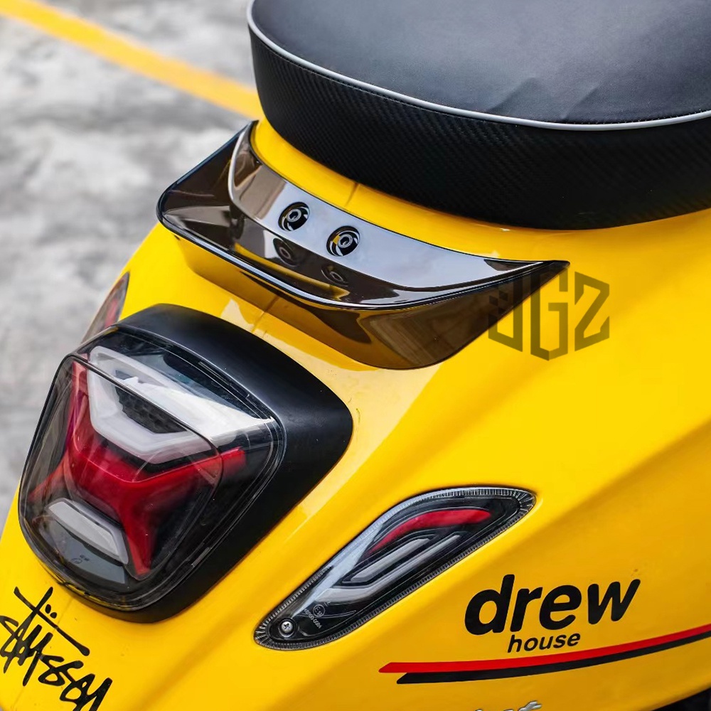 Vỏ Bọc Đuôi Xe Máy Vespa Sprint Primavera 125 150 2013-2023 Bằng Sợi Carbon