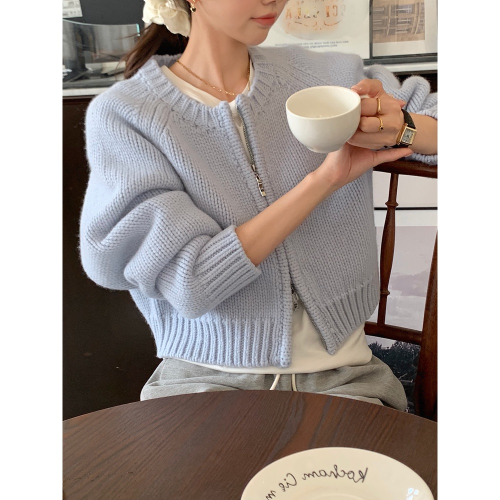 Zipper knitted sweater cardigan outer match women's early autumn short French retro advanced temperament loose coat MC women's TO7P