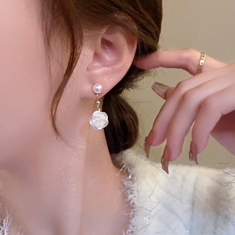 Khuyên Tai Hình Hoa Trà Bằng Acrylic Đính Ngọc Trai Thời Trang 2023 Cho Nữ