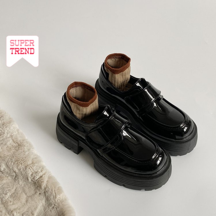 Giày Mũi Tròn Quai Dán Màu Trơn Thoải Mái Dễ Phối Đồ Thời Trang