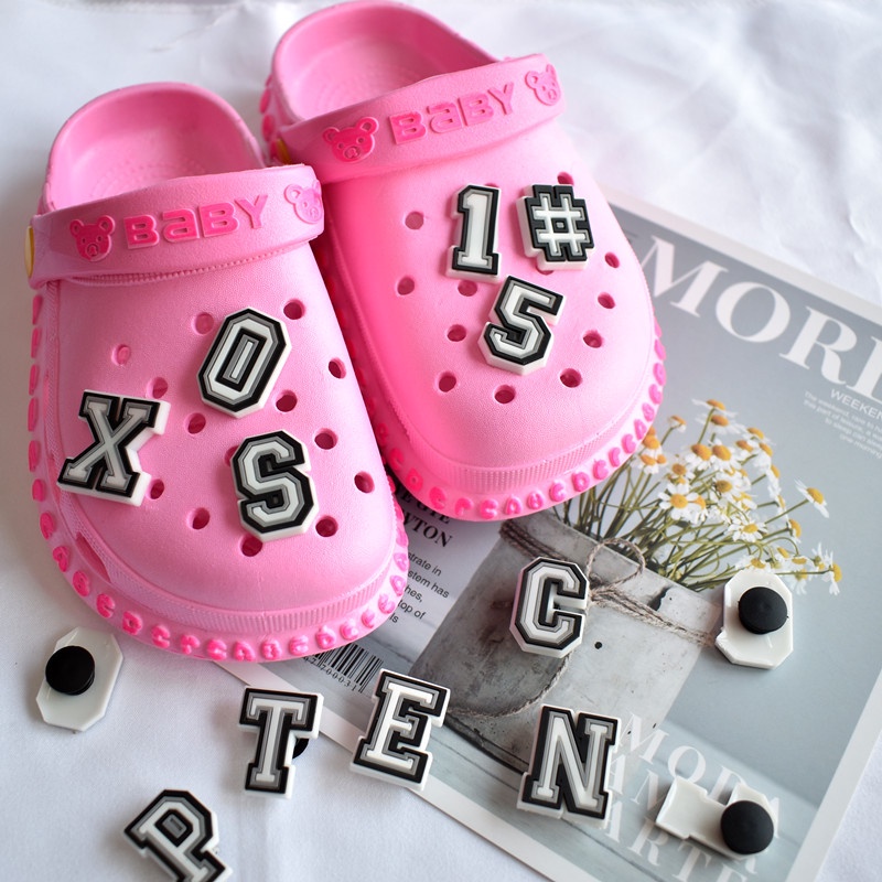 Ghim Cài Giày Crocs Hình Chữ Cái A-Z Dễ Thương Trang Trí Cho Nam