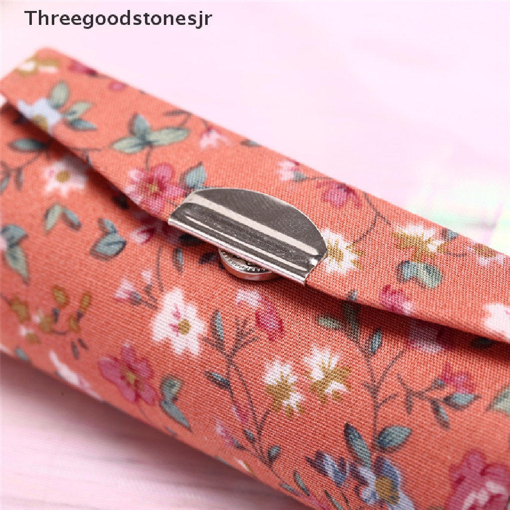 Hộp Đựng Son Môi TGS Họa Tiết Thêu Hoa Kèm Gương Tiện Dụng JR