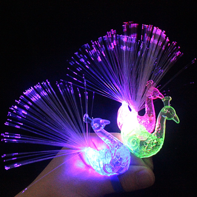 Nhẫn Hình Chim Công Có Đèn LED Phát Sáng Nhiều Màu Sắc Dành Cho Trẻ Em Và Người Lớn | BigBuy360 - bigbuy360.vn