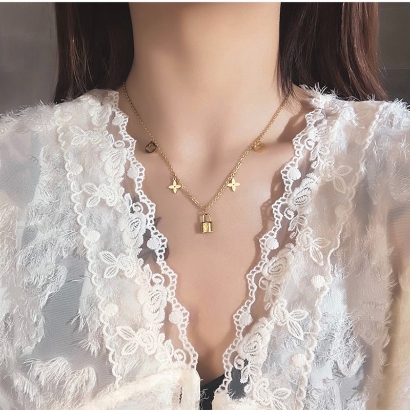 Dây Chuyền / Vòng Tay Bằng Thép Không Gỉ Mặt Cỏ Bốn Lá Không Lưỡi Dao Chữ v Màu Sắc Tươi Tắn