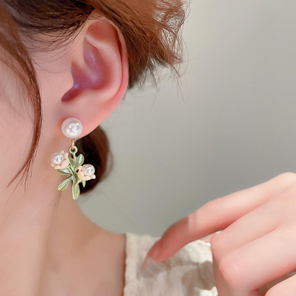 Bông Tai Hình Hoa Phong Cách Hàn Quốc Ngọt Ngào Cho Nữ