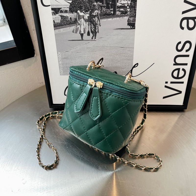 Túi Đeo Chéo Dây Kim Loại Kiểu Dáng Mới Lạ Cho Nữ