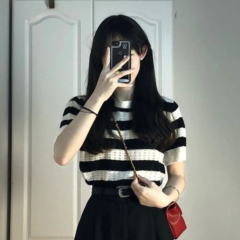 Áo Thun Croptop Dệt Kim Tay Ngắn Hở Vai Họa Tiết Kẻ Sọc Thời Trang Mùa Hè Xinh Xắn Cho Nữ