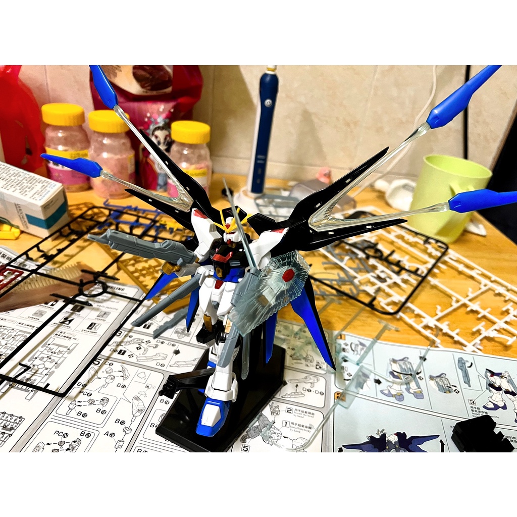 Mô Hình Gundam Đồ Chơi Điện Thoại Di Động Phiên Bản Tiếp Xúc Đỏ