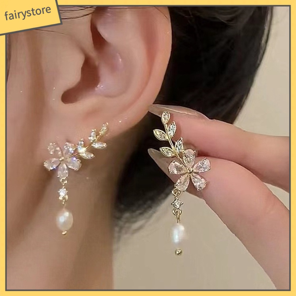 1 Đôi Bông Tai Hình Hoa Lá Đính Ngọc Trai Nhân Tạo Thời Trang