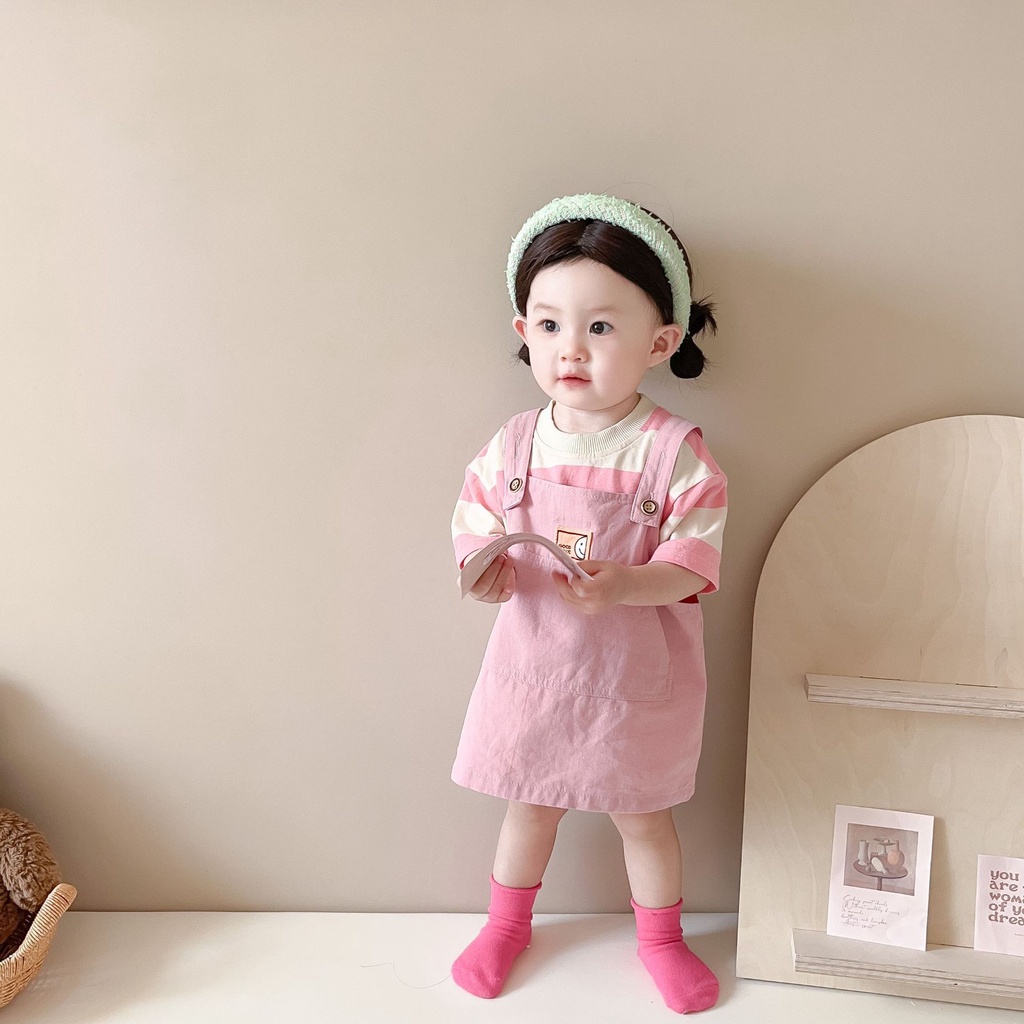 Set Áo Thun Ngắn Tay Kẻ Sọc + Đầm Yếm Dễ Thương Cho Bé Gái