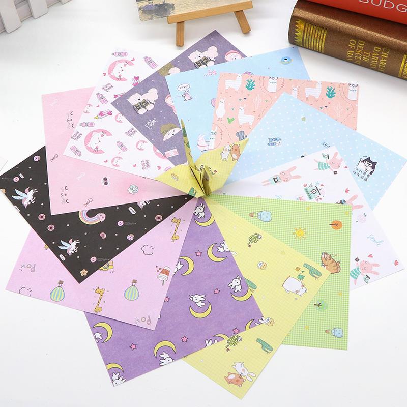 Bộ Giấy Xếp origami 70 / 14cm In Họa Tiết Hoạt Hình Nhiều Màu Sắc Cho Bé