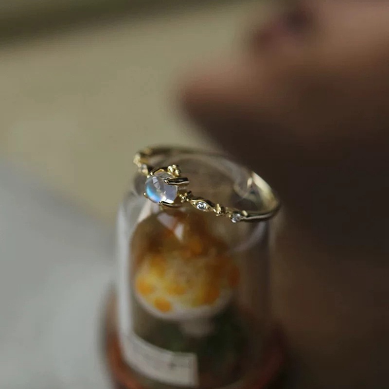 Ygt Nhẫn Đính Hôn Mỏng Đính Đá Mặt Trăng Nhỏ Tinh Tế Phong Cách Vintage Cho Nữ