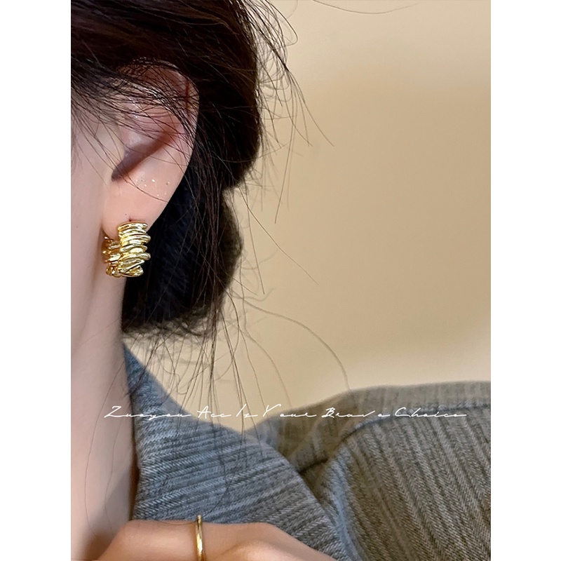 Khuyên Tai Kim Loại Xếp Ly Phong Cách Thời Trang Mới 2023