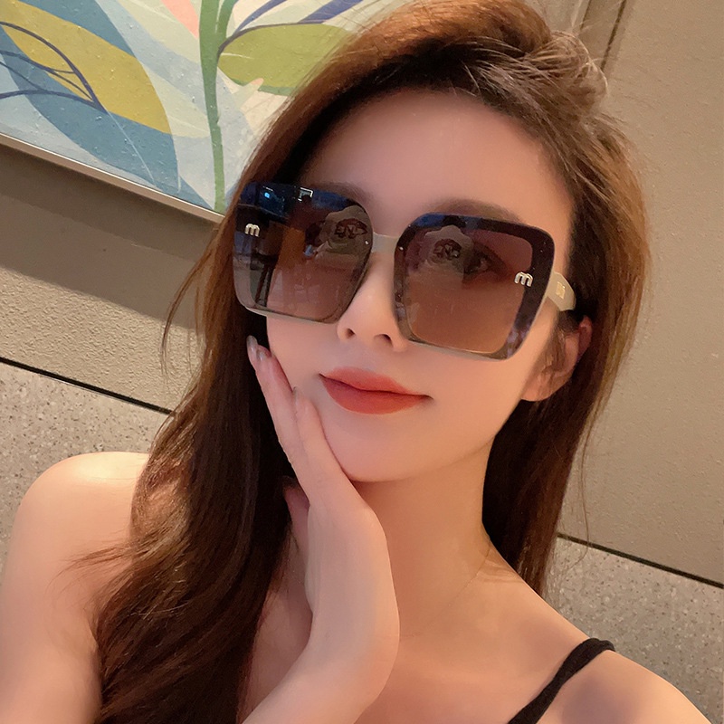 Kính Mát Thời Trang Nam Nữ Gọng Kim Loại Mới 2023 Màu Sắc