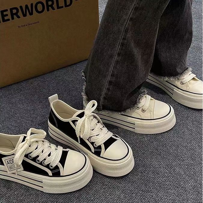 Giày Thể Thao Nữ Đế Dày Tăng Chiều Cao Mũi Tròn Size 35-43