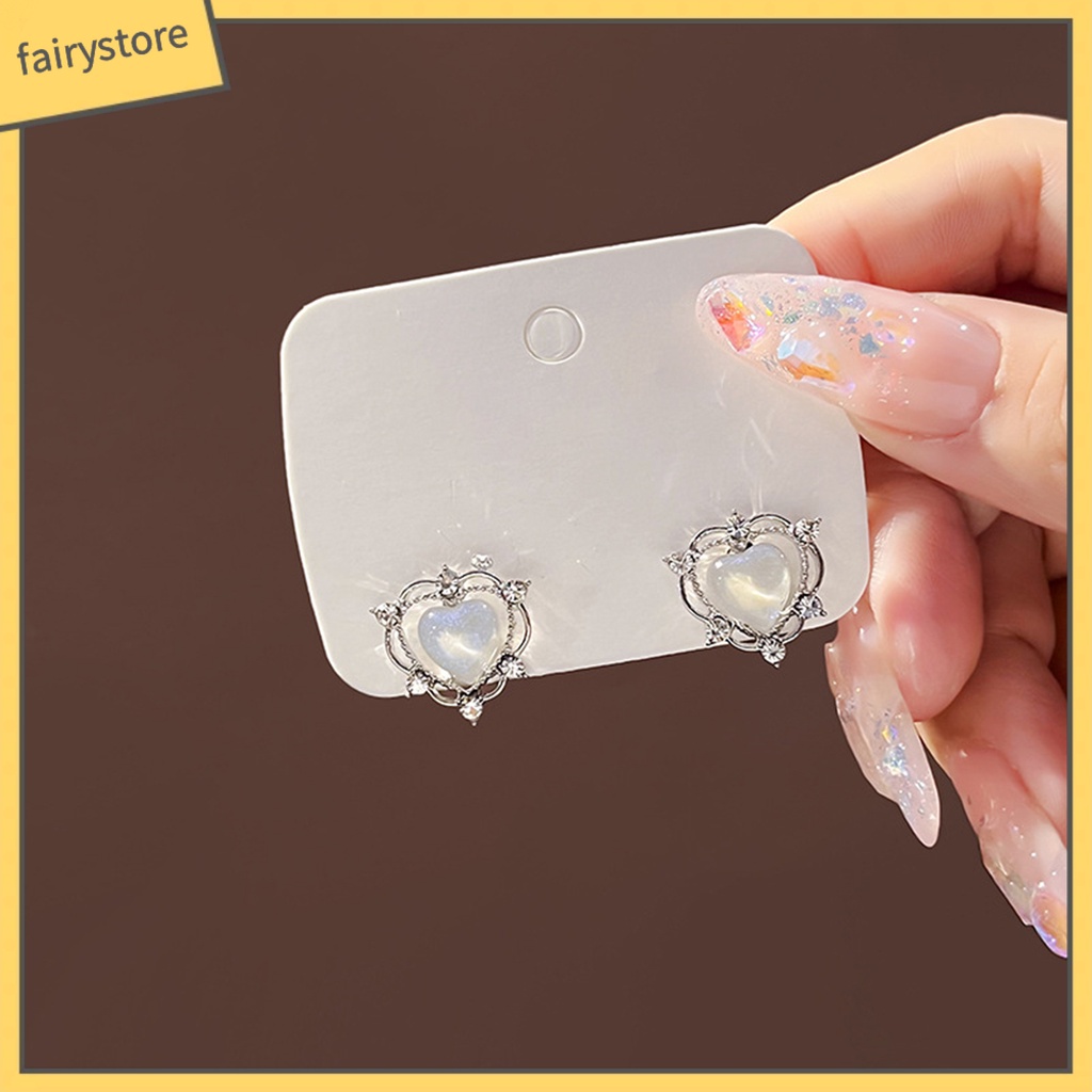 1 Đôi Bông Tai Hình Trái Tim Đính Đá Thời Trang