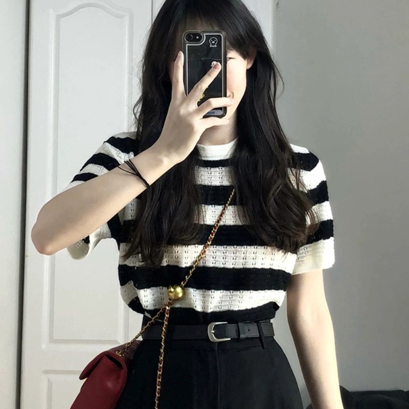 Áo Thun Croptop Dệt Kim Tay Ngắn Hở Vai Họa Tiết Kẻ Sọc Thời Trang Mùa Hè Xinh Xắn Cho Nữ