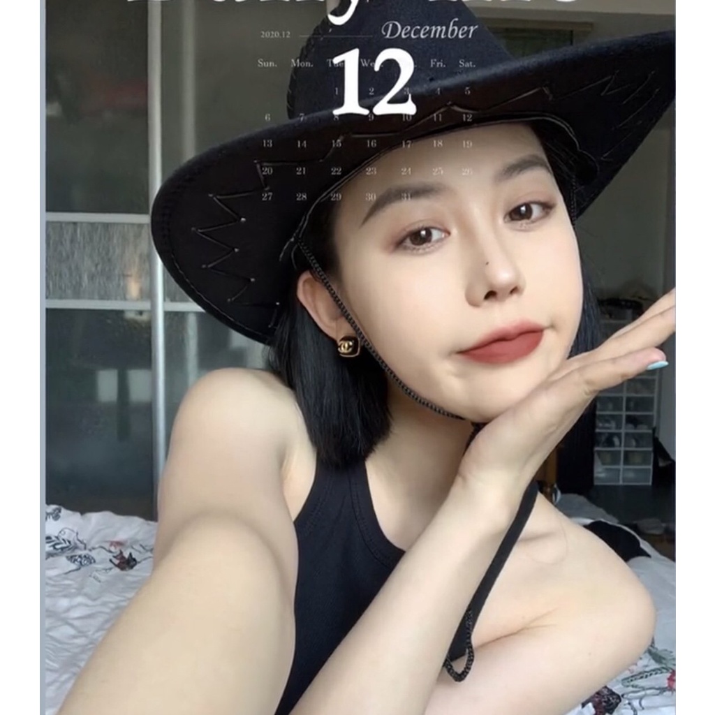 Bông Tai Bằng Thép Titan Chống Thấm Nước Không Gỉ In Logo Thời Trang Cho Nữ