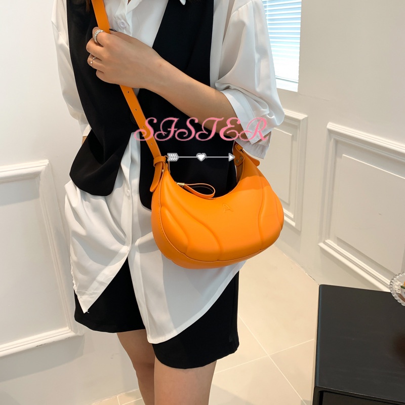 SISTER  Túi đeo chéo Túi Xách Đeo Chéo Nữ Đi chơi Dành Cho Nữ 2023 NEW  L21T1C0