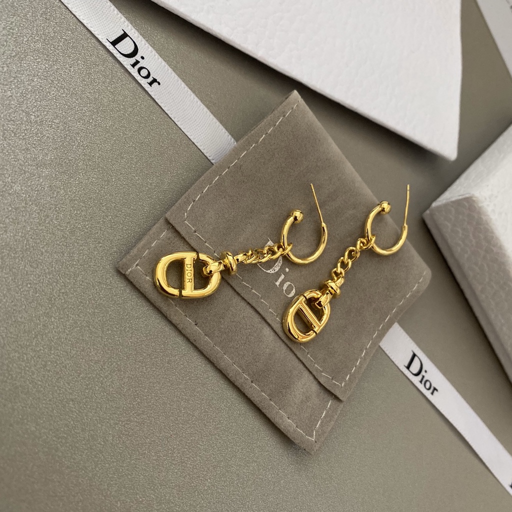 Bông Tai Dior Bằng Thép Titan In Chữ Thời Trang Sang Trọng Cho Nữ