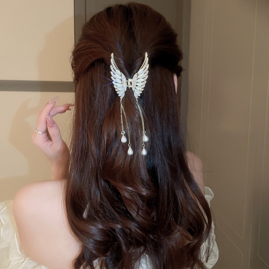 Kẹp Tóc Hình Bướm Đính Ngọc Trai Thời Trang Cho Nữ