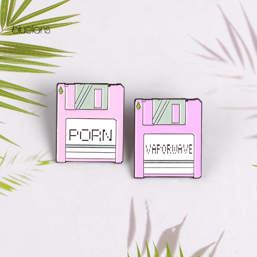 Ghim Cài Áo Tráng Men Hình Chữ VAPORWAVE Ổ Cứng