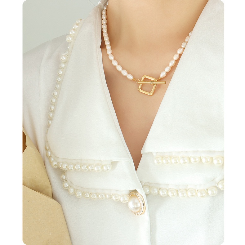 Vòng Cổ Chuỗi Hạt Ngọc Trai Hình Oval Bằng Thép Titan Mạ Vàng Thời Trang Thanh Lịch Dành Cho Nữ