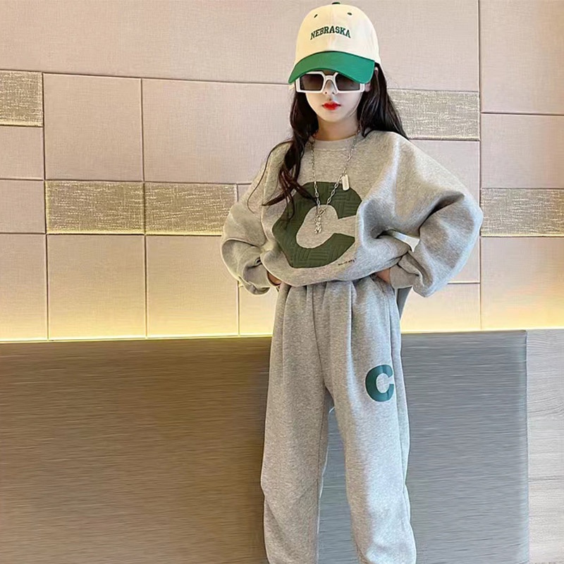 Bộ Quần Áo Thể Thao Thời Trang Năng Động Cho Bé Gái