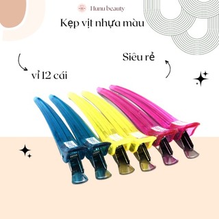 Kẹp mỏ vịt nhựa màu chia xước tóc vỉ 12 cái giá rẻ siêu đẹp bền cho salon tóc nam nữ spa barber shop giao ngẫu nhiên