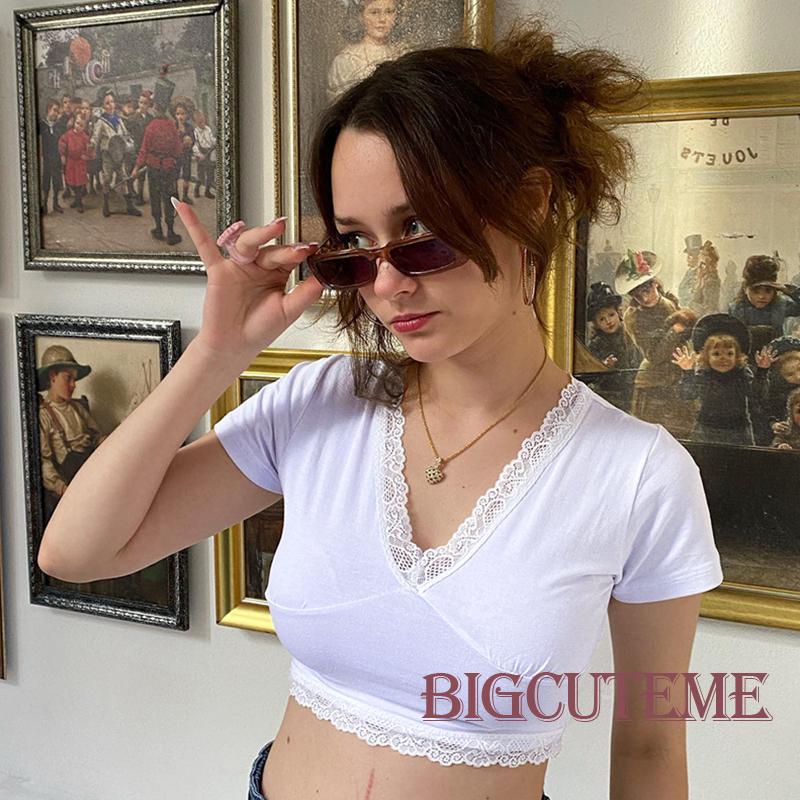 Áo Thun Crop Top Tay Ngắn Cổ Chữ V Phối Ren Thời Trang Mùa Hè Màu Trắng Cho Nữ