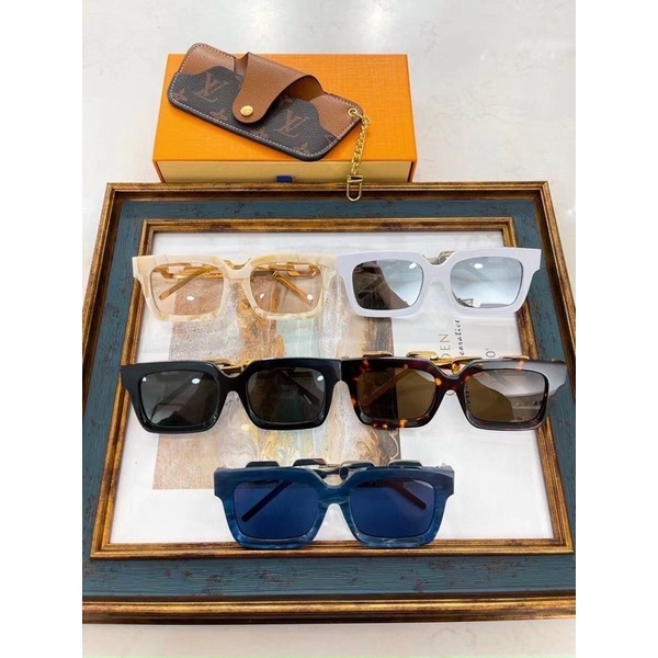 Kính hiệu Vuông LV XÍCH  hàng đẹp hot