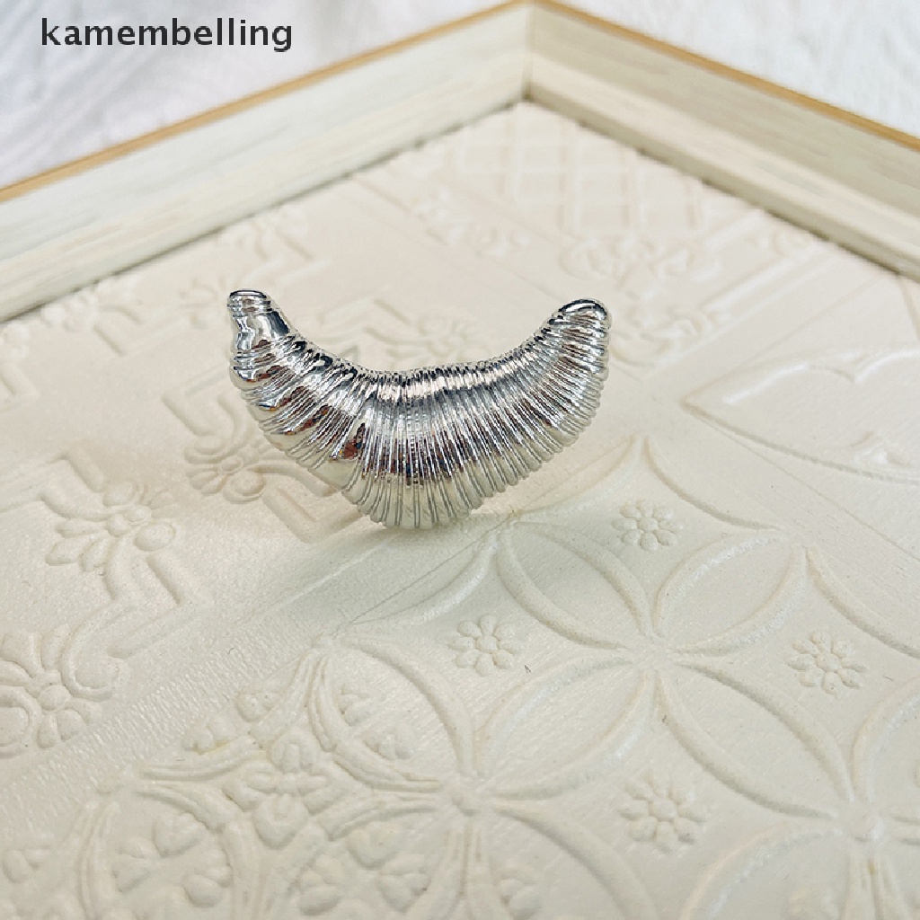 Ghim Cài Cổ Áo Bằng Hợp Kim Chống Trượt Hình Sừng Bò Croissant kamembelling Màu Bạc