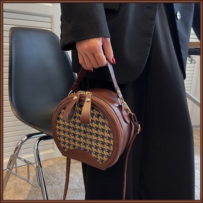 Túi Xách Đeo Vai Giả Da Khóa Nam Châm Hình Tròn Sọc Ca Rô Thời Trang Nữ Sành Điệu