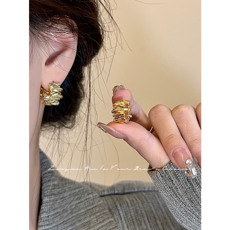 Khuyên Tai Kim Loại Xếp Ly Phong Cách Thời Trang Mới 2023